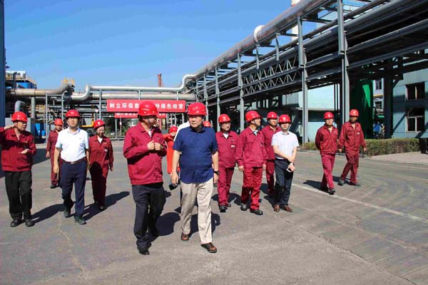 集团董事局主席王耀在太原黑猫视察调研 (1).jpg 集团董事局主席王耀在太原黑猫视察调研 (1).jpg